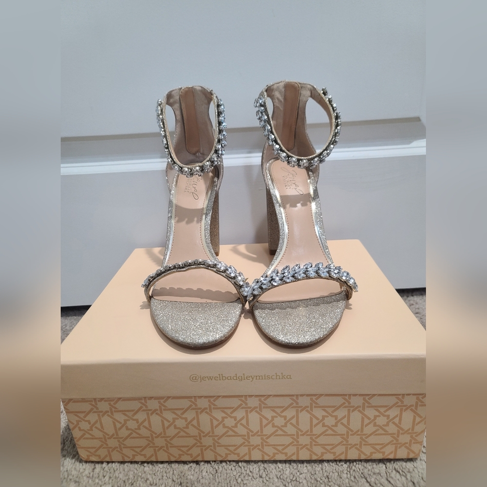 Jewel Badgley Mischka